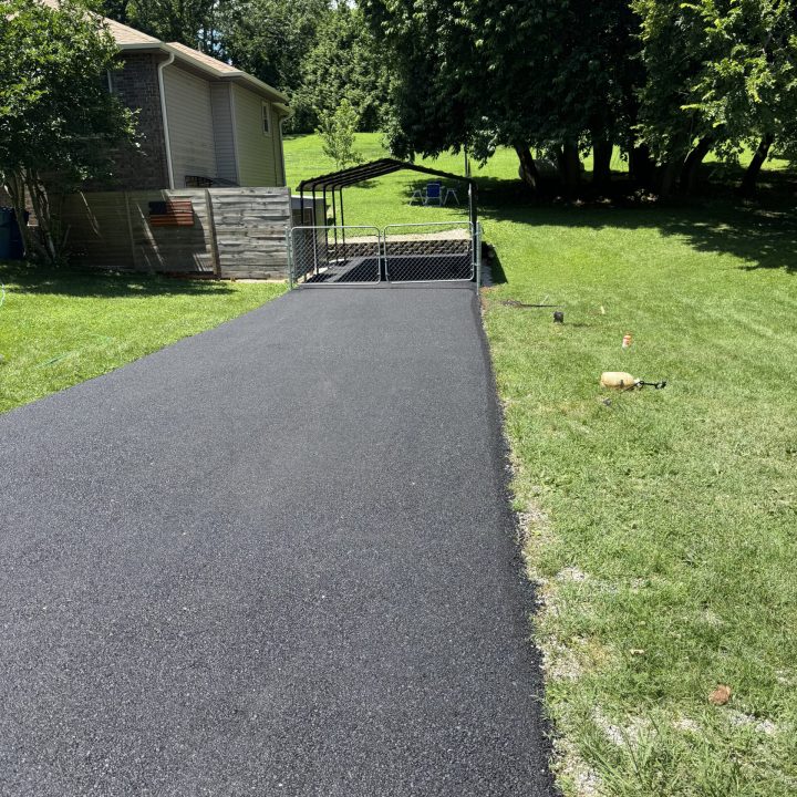 Residential asphalt paving near Palestine TX